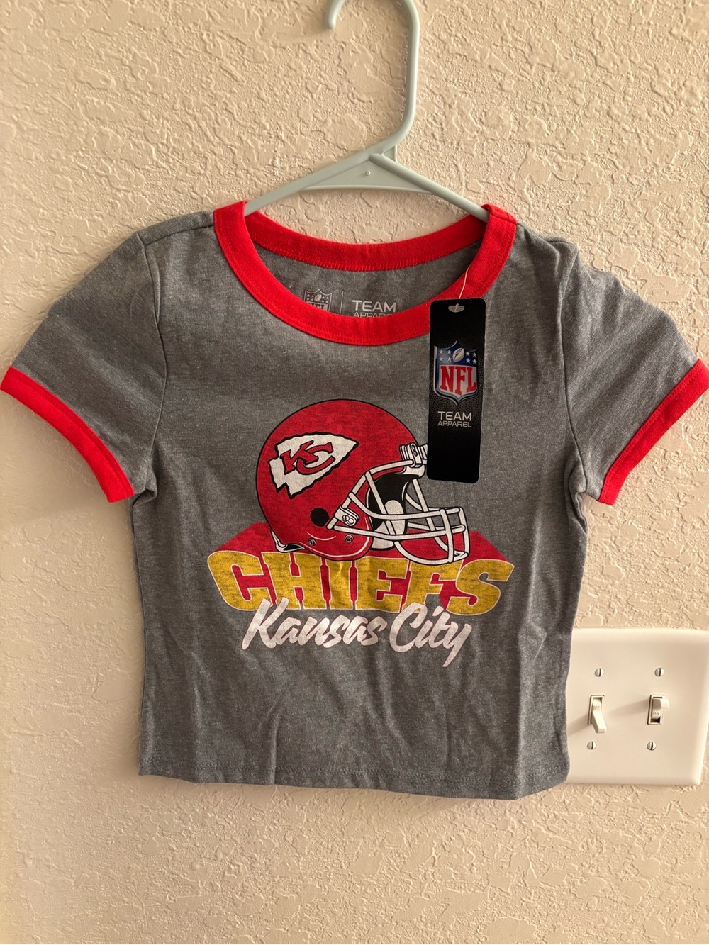 Kansas City Chiefs Grey & Red Team Ringer Tee- Girl’s Medium Size 8 Brand New!